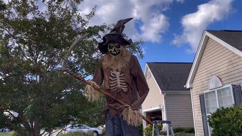 Ft Lighted Scarecrow Demo Lowes Halloween Youtube