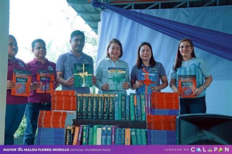 Parang National High School receives books from the city government ...