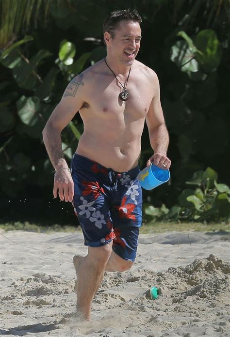 Hot Sexy Robbie Downey Bikini Pics