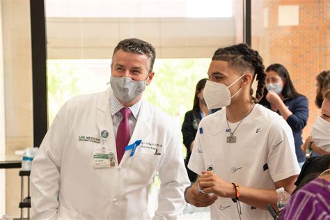 Not Just To Survive But To Thrive Uab Recognizes Trauma Survivors