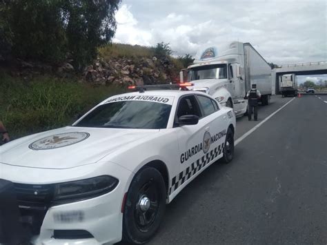 Guardia Nacional Recuper Tractocami N Cargado Con Insecticida Con Un