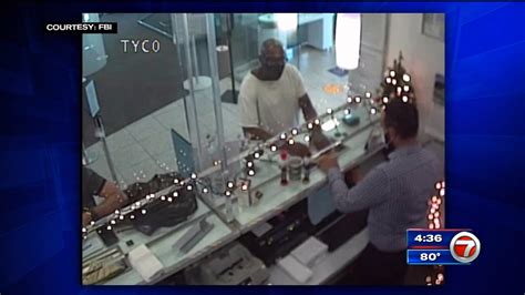 Search Underway For Robber Who Targeted Miami Bank Wsvn 7news Miami News Weather Sports