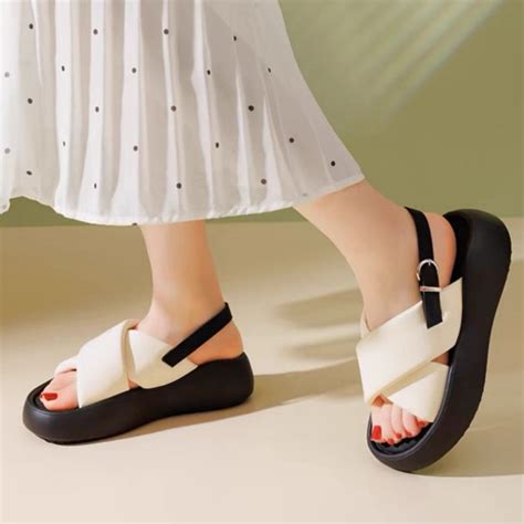 LOẠI 1 MỚI SẴN Giày SANDAL NỮ độn đế cao 4cm DSCHEO xăng đan dép quai hậu da hot trend MỚI Đi