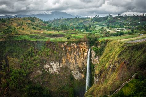 sumatra nature beauty  sumatra authentic indonesia travel agency