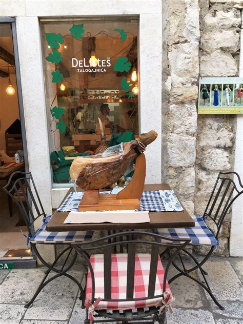 DeListes - Split Curated