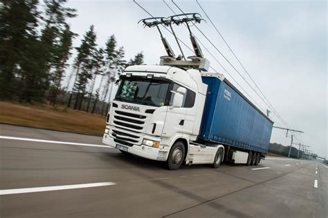 O Lkw auf dem E Highway Ein Modell für Zukunft Fuhrpark