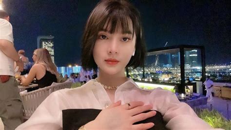 M T P Nh B P B S Ng Hot Girl L Nh L Ng H T Tri U Fans Ng I P Vi T Gi I Tr