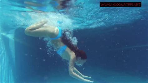 Pornstar Mia Ferrari In Blue Bikini Underwater Petite Mia