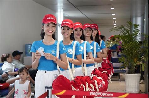 Lộ diện bộ ảnh bikini nuột nà của dàn thí sinh Miss World Việt Nam