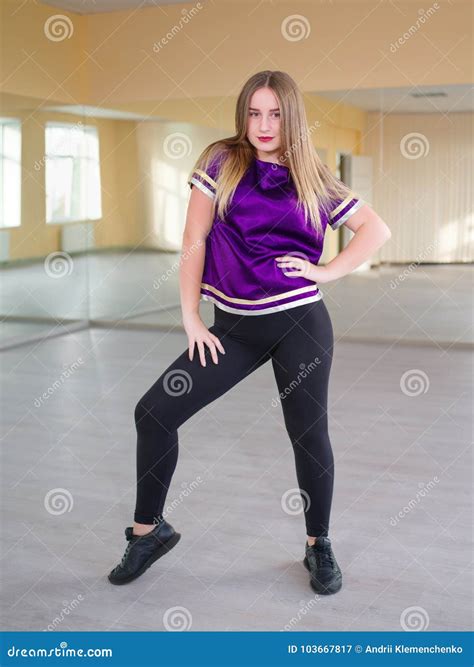 Cute Girl Brunette Posing In A Light Dance Studio Stock Image Image Of Fashion Jump