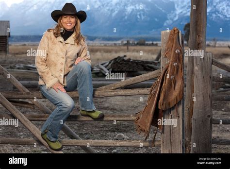 Woman Cowgirl Mature Hi Res Stock Photography And Images Alamy