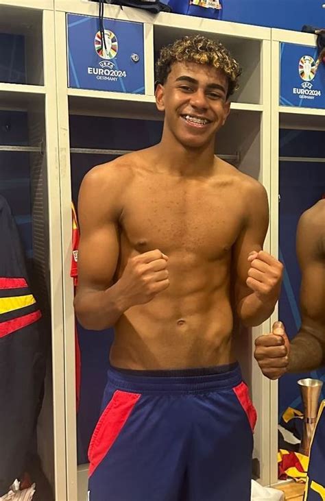 Pin On Yamal In Soccer Players Hot Barcelona Players Cute Football Players