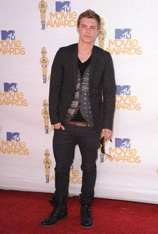 Hot Guys At The MTV Movie Awards Teen Vogue