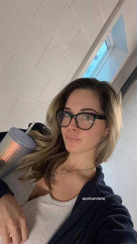 Happy Monday Nudes GirlswithGlasses NUDE PICS ORG