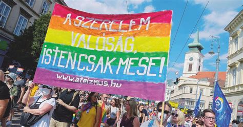 Gay Pride La Folla Di Budapest Contro Le Scelte Di Orb N Il Fatto Quotidiano