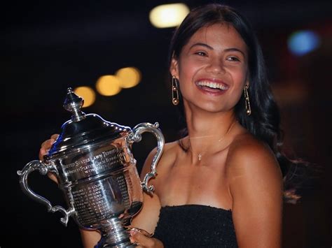 M Nh N Bouchard Di N N Ng B Ng Hot Girl Raducanu Xinh P D U D Ng