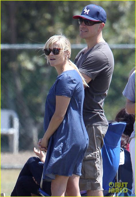 Pregnant Reese Witherspoon Cheers On Son Deacon Photo Deacon