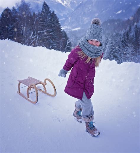 無料画像 自然 雪 コールド 冬 女の子 トワイライト 天気 人間 スノーボード エクストリームスポーツ スポーツ用品