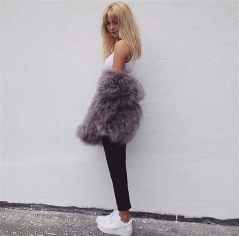 Jessica Woodley Hands Naked Onlyfans