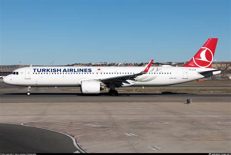 TC LTA Turkish Airlines Airbus A321 271NX Photo By Sierra Aviation