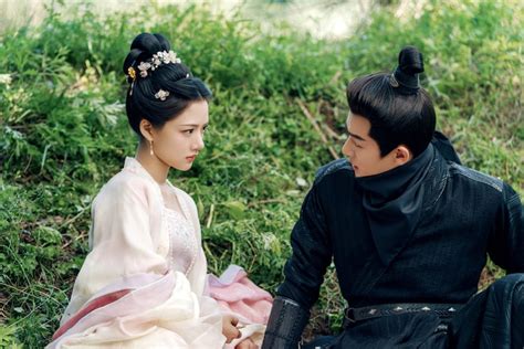 左からレン・ミン（任敏）演じる羅宜寧、ジャン・ワンイー（張晩意）演じる羅慎遠 - 中国ドラマ「安寧録」ジャン・ワンイー演じる羅慎遠は“2歳の虎 ...