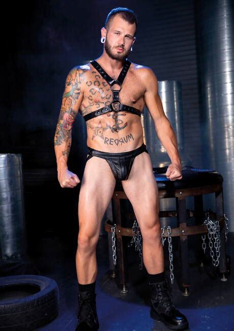 Hot Americans Hunk Johnny Hill And Hunk Dillon Diaz Have A Good Interracial Oral Sex