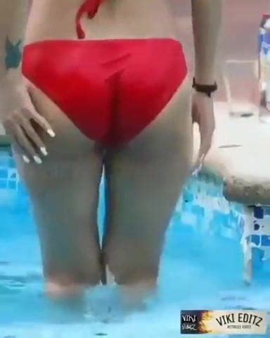 Bikini Rouge XHamster