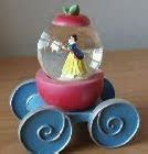 Disney Snowglobes Collectors Guide Snow White Apple Carriage Snowglobe