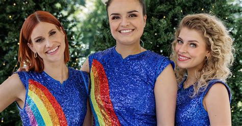 K Schrok Van Ai Beelden Op Festival Waarop Ze In Hoofddoek En Bikini Dansten Jammer Show