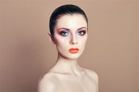Premium Photo Beautiful Nude Woman Bright Contrasting Makeup