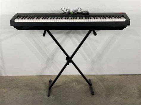 Yamaha digital piano P-35, includes stand - Hash Auctions