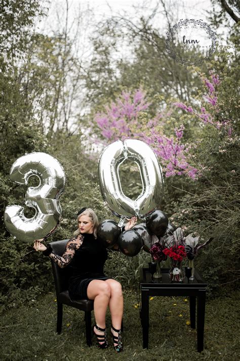 30th Birthday Photoshoot Ideas For Her - IDEASWA