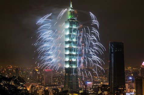 Happy New Year! Celebrations around the globe