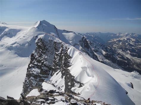 Roccia Nera E Gemello Del Breithorn Da Plateau Rosa Alpinismo