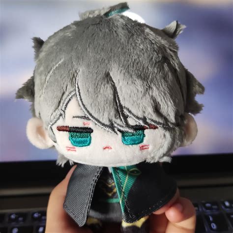chaveiro de pelucia calembou anime al haitham kaveh zhongli childe