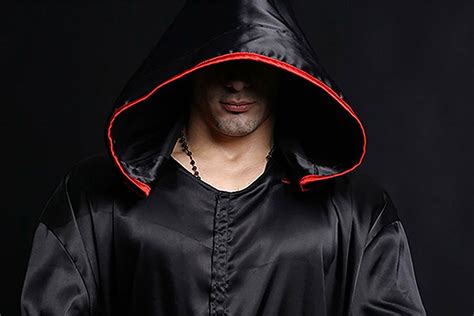 Монах в капюшоне (59 фото)