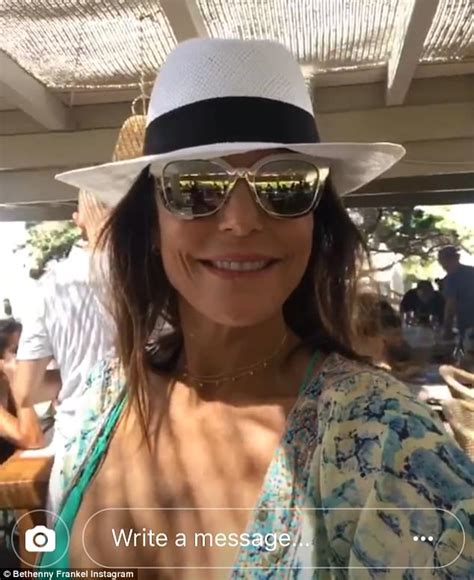 Bethenny Frankel Flaunts Her Bikini Body In Two Piece Daily Mail Online