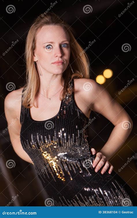 Jeune Et Belle Femme D Affaires Caucasienne Blonde Photo Stock Image Of Attrayant Femme