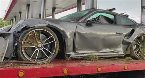 Atleta Famoso Capota Porsche 911 Que Ficou Destruído