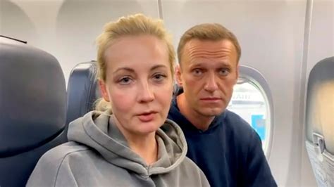 Detienen A La Esposa Del Líder Opositor Ruso Alexei Navalny