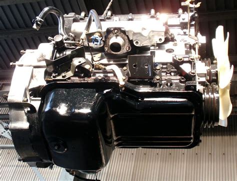 двигатель Isuzu Исузу 4hf1