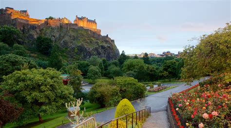 Edinburgh Castle in Old Town Edinburgh - Tours and Activities | Expedia.ca