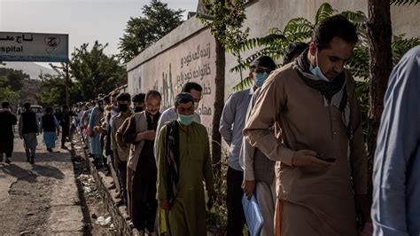 As Fears Grip Afghanistan Hundreds Of Thousands Flee The New York Times