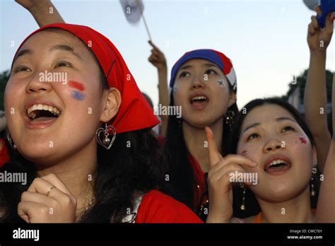 Korean Soccer Fans Hi Res Stock Photography And Images Alamy