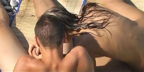 Nude Woman Gently Blows Penis Tnaflix