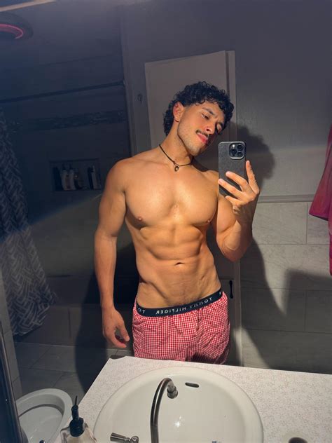 Osvaldo - Getting hairy down there I need to shave 🪒😂 #fyp #explore #