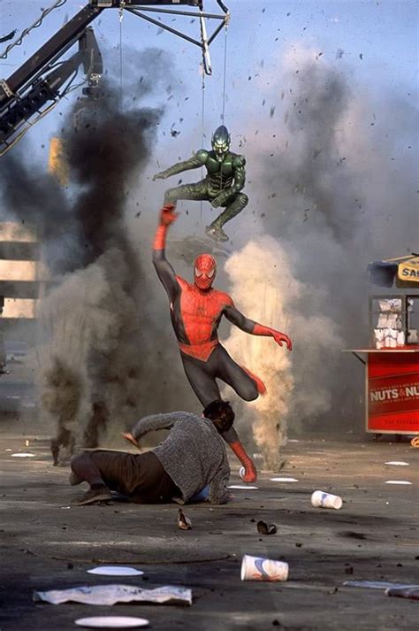 Behind the scenes of 2002s "Spider-Man." : r/Moviesinthemaking