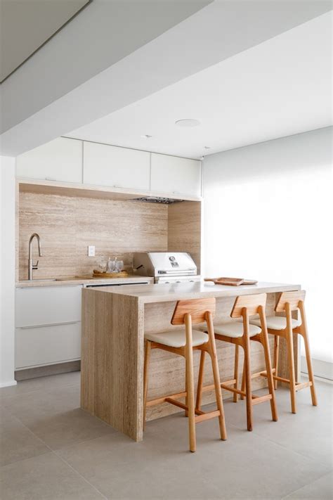 Tons de nude são a aposta na decoração e no mobiliário deste apartamento Decoração Casa e Jardim