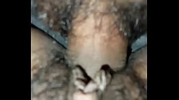 Seul à la maison pendant que vous en profitez XVIDEOS