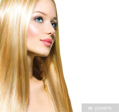 Poster Belle Jeune Fille Blonde Isol Sur Un Fond Blanc Pixers Fr